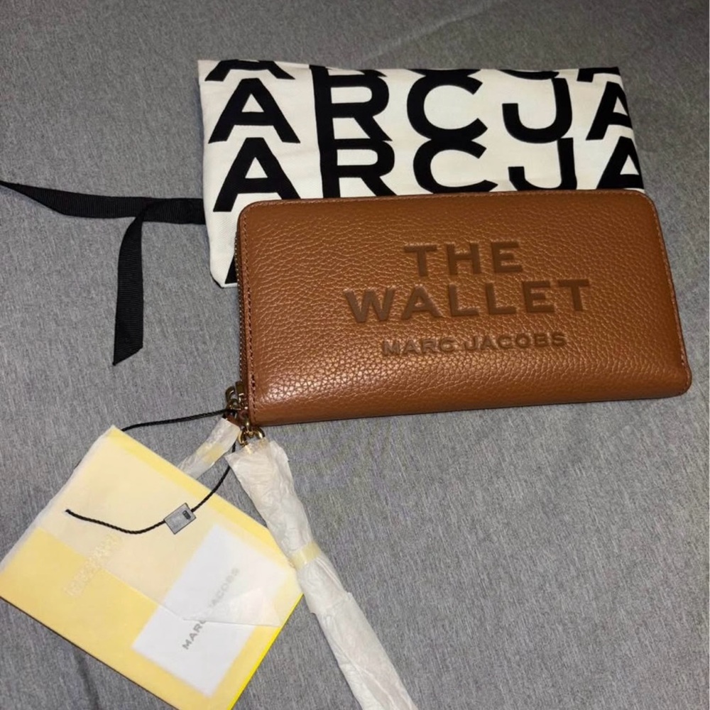 Marc Jacobs Tan Leather Wallet
